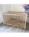 MATTI Lit bébé évolutif à barreaux pieds droits vernis écologique
